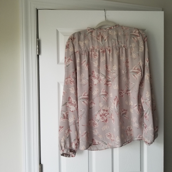 Floral Pastel XL Women's Blouse - Violet + Claire - Picture 4 of 5